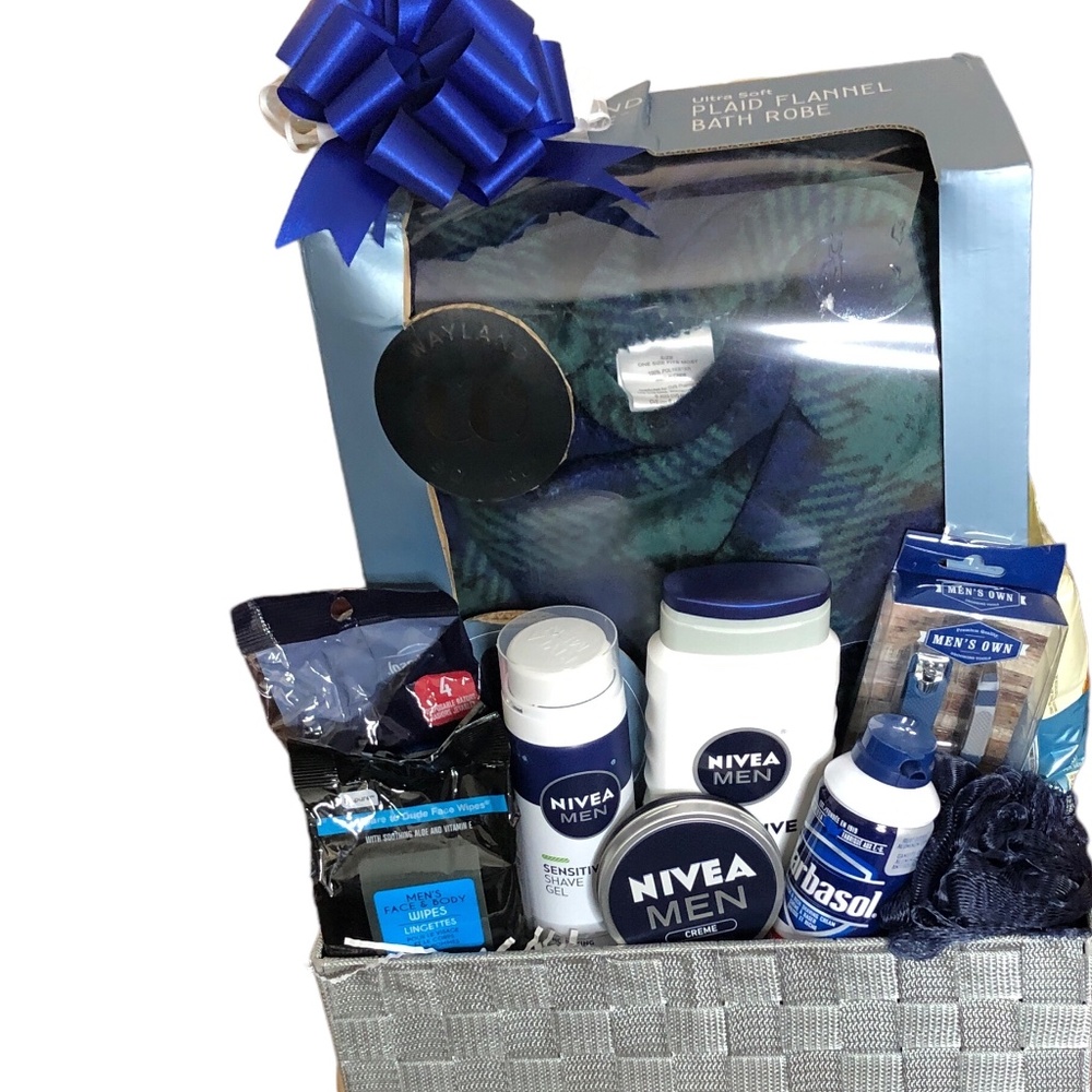 Men’s Ultra Soft Plaid Flannel Bath Robe w/NIVEA Body Wash, Loofah & Shave Gel